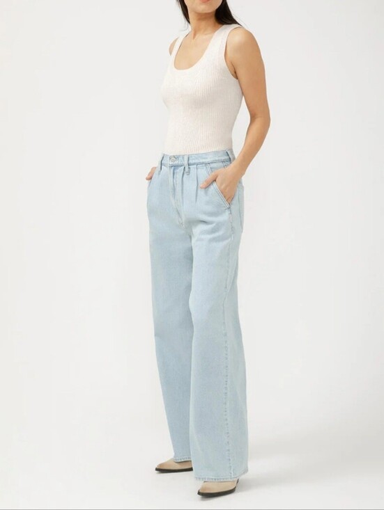 Silver Jeans Other - NWT Silver Jeans Co Pleated Denim Trouser High Rise light Blue Wide Leg Size 29